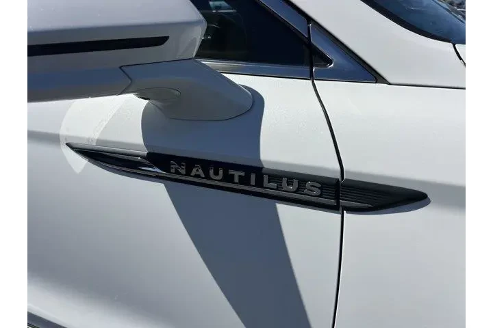 $26599 : Lincoln Nautilus 2021 Reserv image 5
