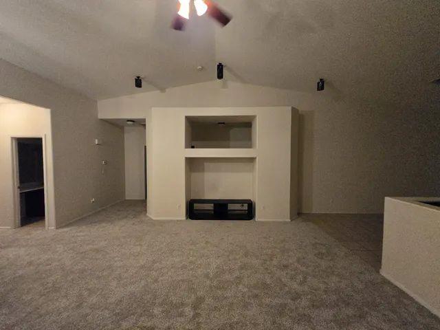 $1400 : Available In North Las Vegas image 3