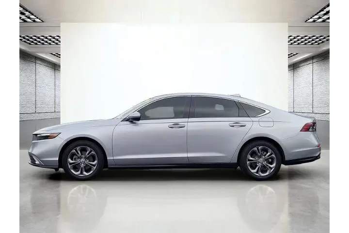 $26988 : Honda Accord 2023 EX 4dr Sed image 10