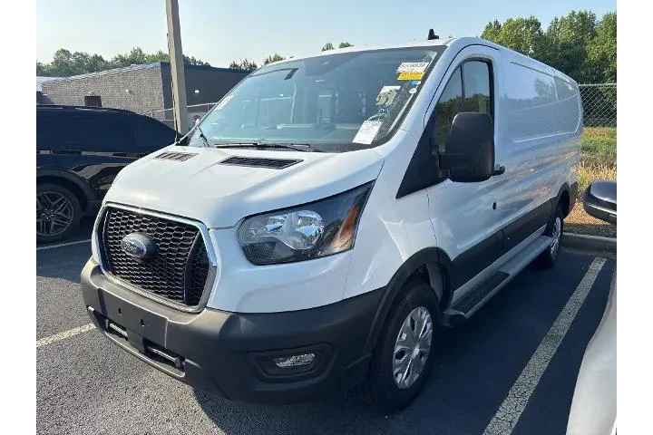 $38997 : Ford Transit 2025 250 3dr SW image 1