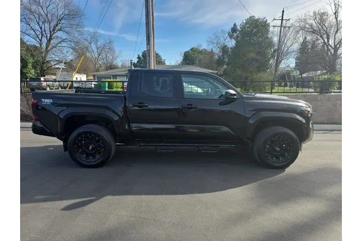 $39995 : Toyota Tacoma 2024 4x4 TRD S image 3