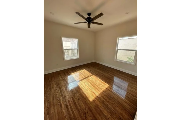 $1100 : Rento Apto En los Angeles! image 2