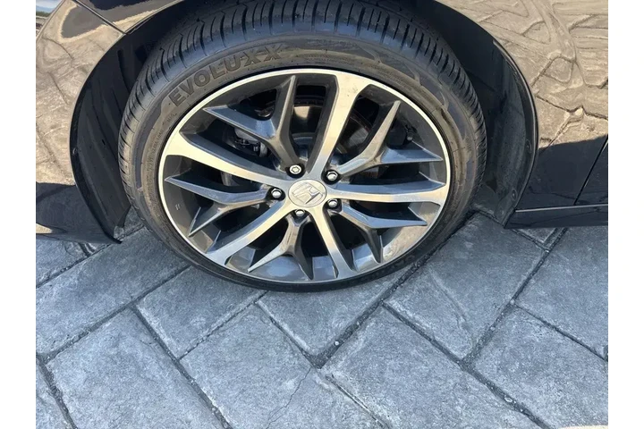 $24980 : Honda Civic 2024 Touring 4dr image 4