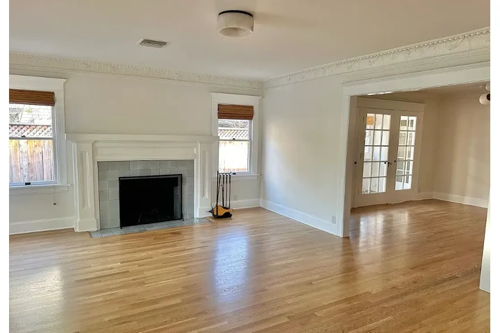 $4100 : 3 bedroom house image 8