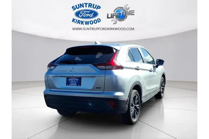 $19989 : Mitsubishi Eclipse Cross 202 image 3