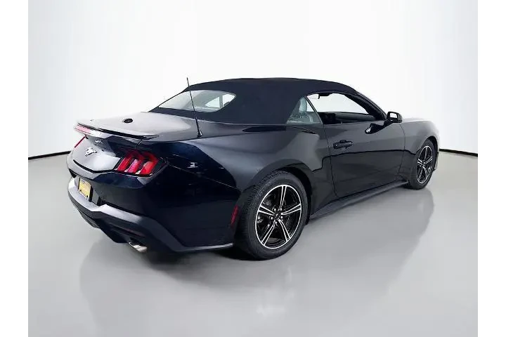 $32000 : Ford Mustang 2024 EcoBoost P image 7