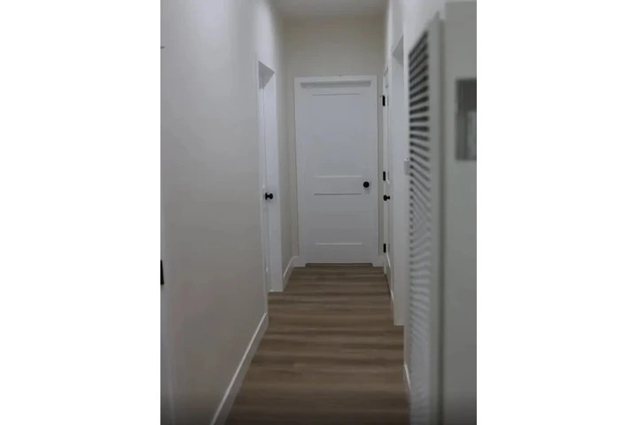 $2100 : 3Bed 2Bath Apt in LA for rent image 7