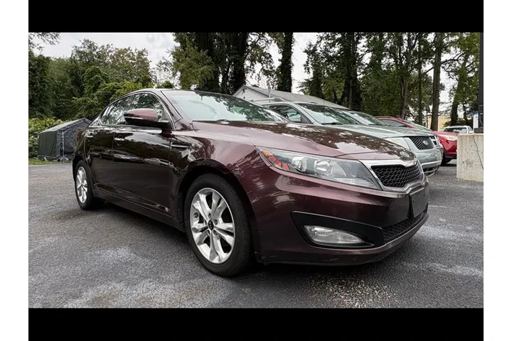 $7400 : 2011 Optima image 1