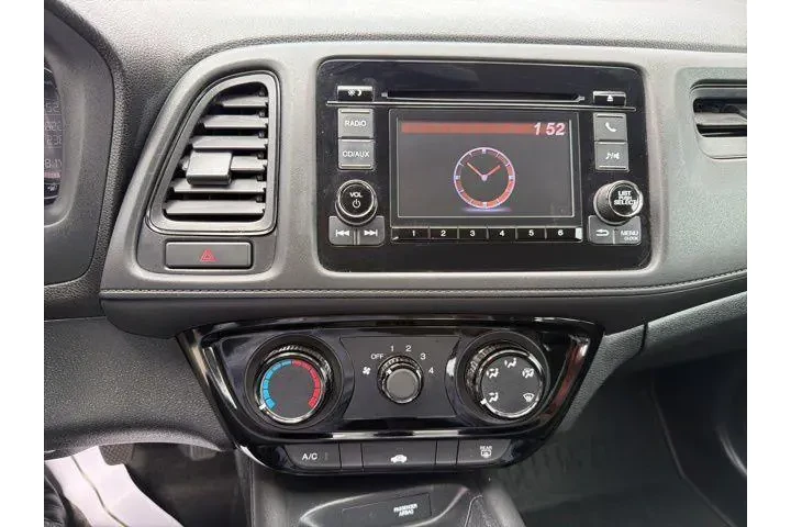 $13657 : Honda HR-V 2016 LX 4dr Cross image 8