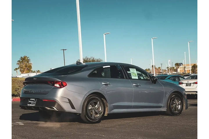 $15997 : Kia K5 2021 LX 4dr Sedan image 5