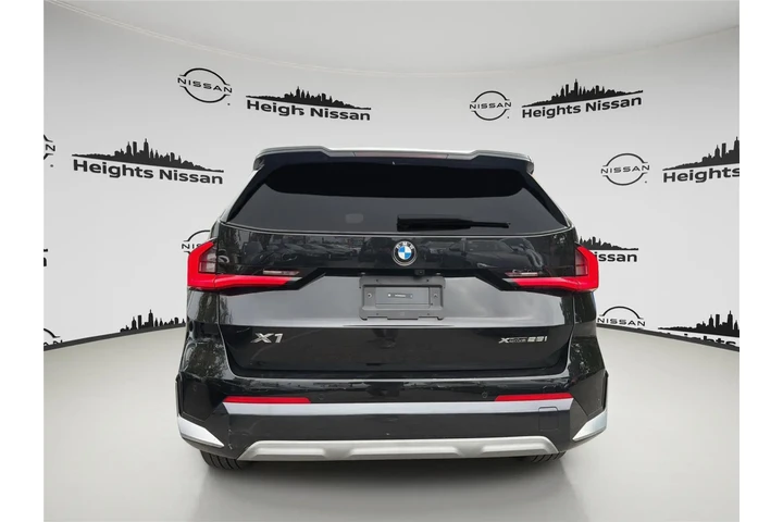 $32990 : BMW X1 2025 AWD xDrive28i 4d image 4