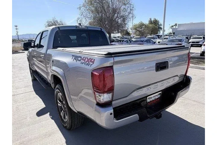 $28913 : Toyota Tacoma 2017 4x4 TRD O image 8