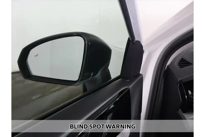 $16393 : Volkswagen Taos 2024 S 4dr S image 4