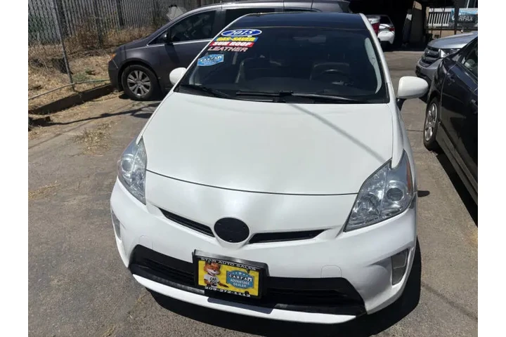 $12999 : 2015 Prius Four image 3