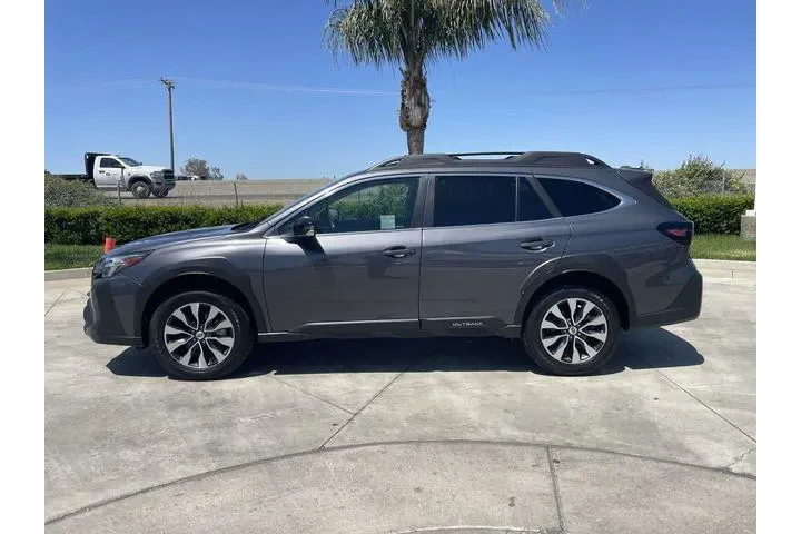 $30225 : Subaru Outback 2023 AWD Limi image 5