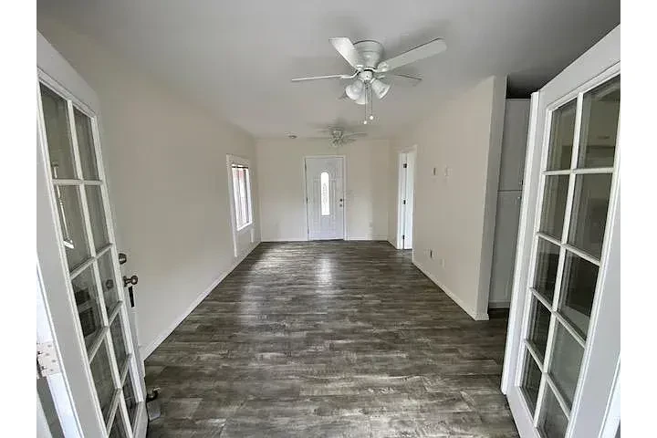 $1500 : Lovely house image 6