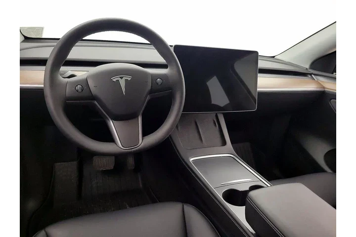 $39998 : Tesla Model Y 2024 AWD Long image 9