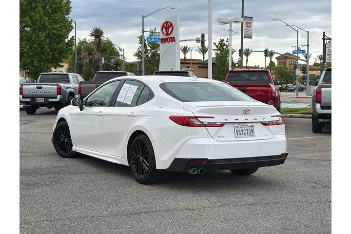 $32980 : Toyota Camry 2025 SE 4dr Sed image 5