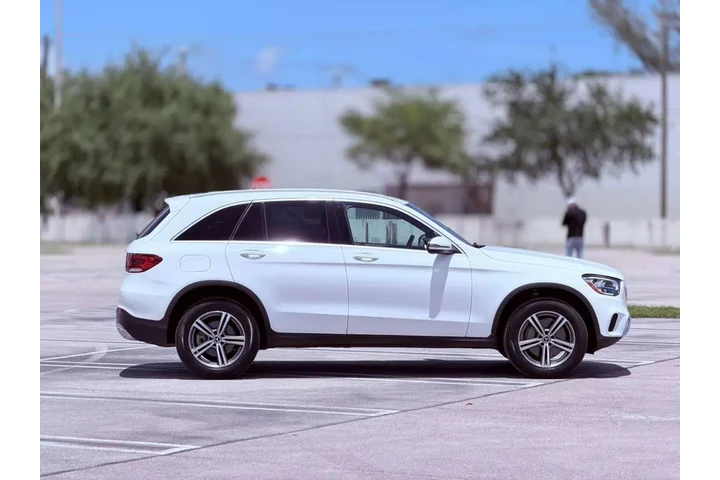 $17995 : MERCEDES BENZ GLC image 7