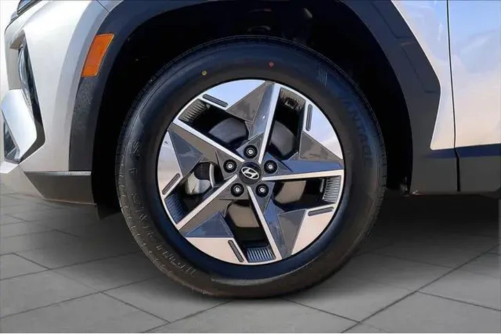 $23700 : Hyundai TUCSON 2025 AWD SEL image 10