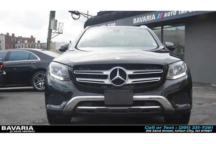 $15888 : 2016 GLC 4MATIC 4dr GLC 300 image 2