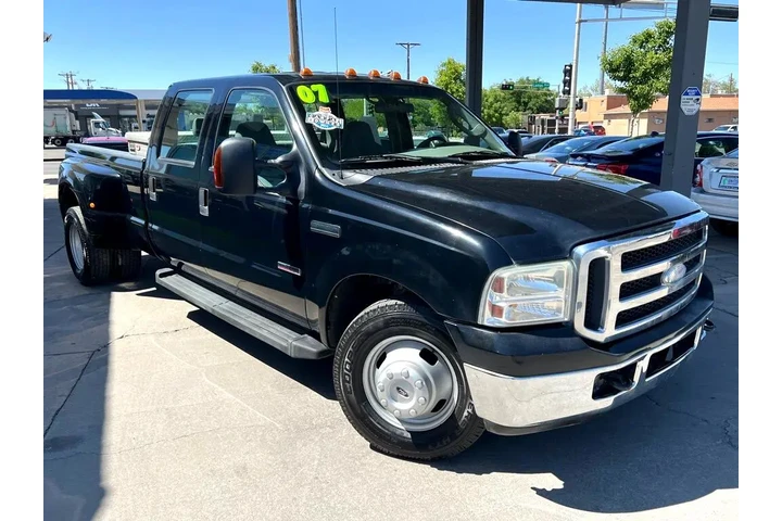 2007 F-350 SD XL Crew Cab DRW image 3