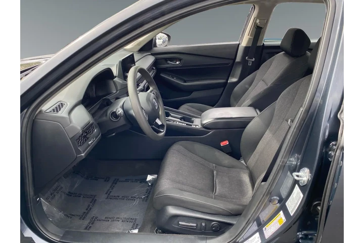 $27592 : Honda Accord 2023 image 9