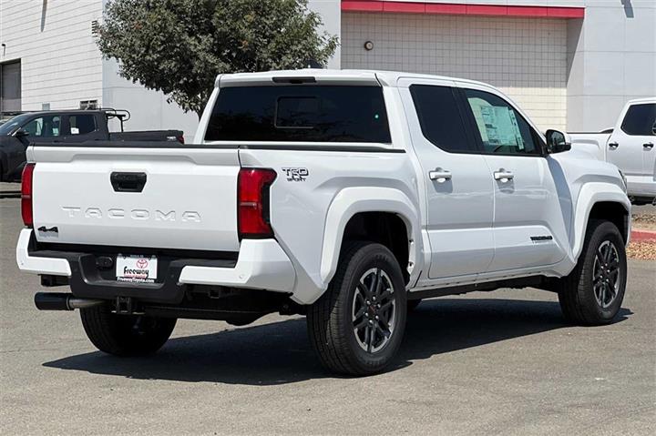 $49874 : New 2024 Tacoma TRD Sport Dou image 4