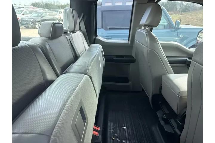 $22388 : Ford F-150 2018 4x4 Lariat 4 image 5