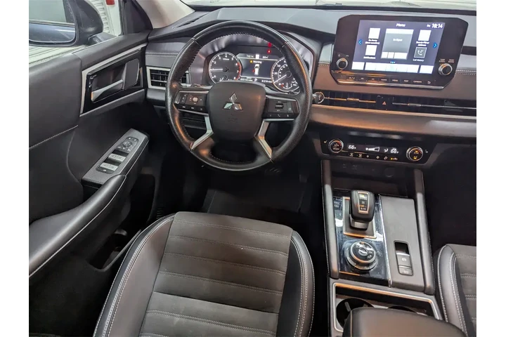 $25497 : Mitsubishi Outlander 2024 SE image 7