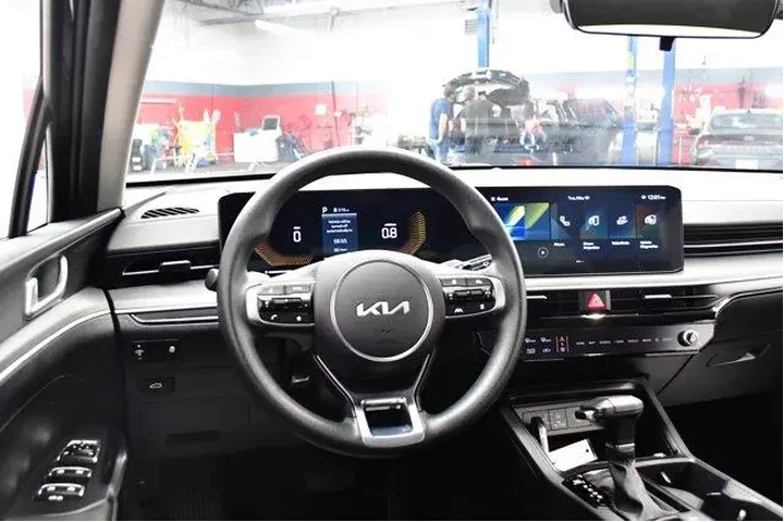 $22994 : Kia K5 2025 LXS 4dr Sedan image 8