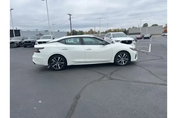 $23980 : Nissan Maxima 2023 3.5 SV 4d image 5