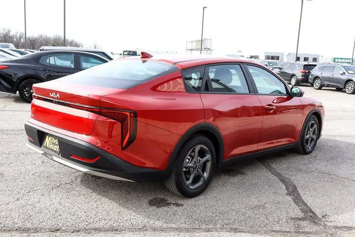 $19988 : 2025 K4 LXS FWD image 4