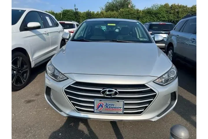 $9358 : Hyundai ELANTRA 2017 SE 4dr image 3