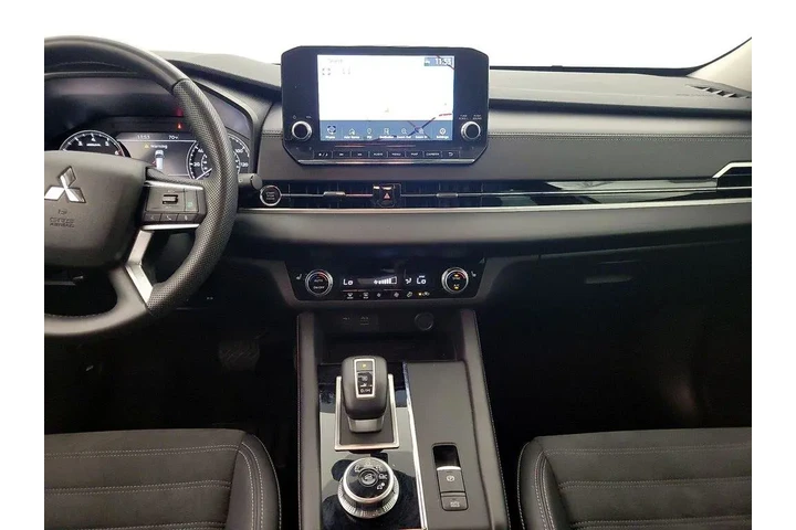 $25998 : Mitsubishi Outlander 2023 SE image 9