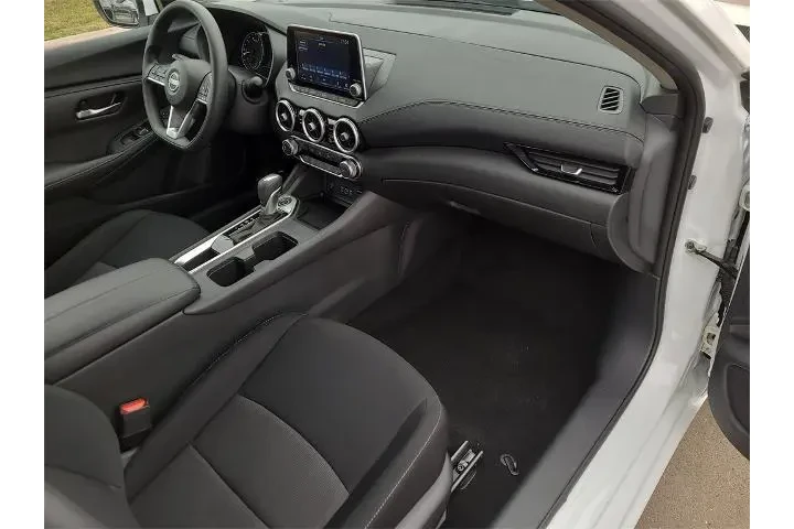 $17761 : Nissan Sentra 2025 SV 4dr Se image 10