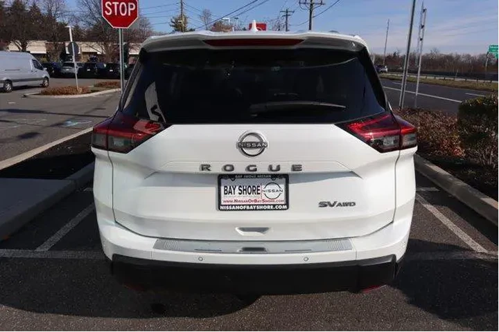 $24677 : Nissan Rogue 2024 AWD SV 4dr image 6