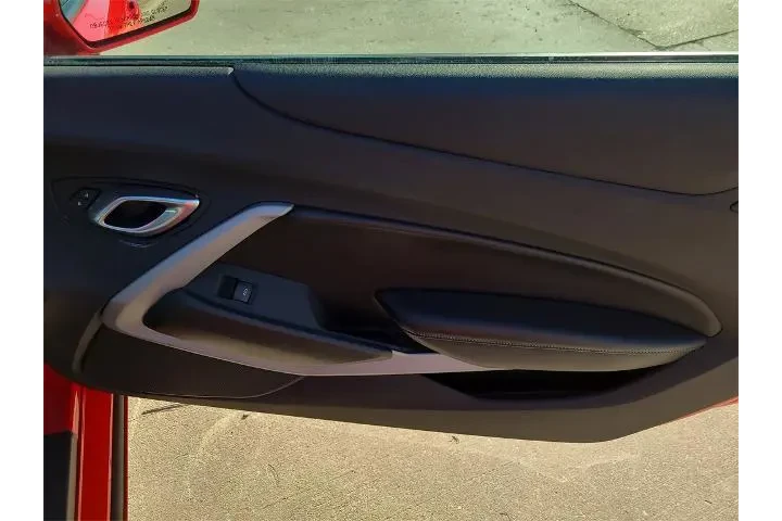 $24806 : Chevrolet Camaro 2023 LT 2dr image 8