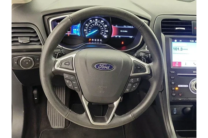 $17998 : Ford Fusion 2017 Titanium 4d image 9