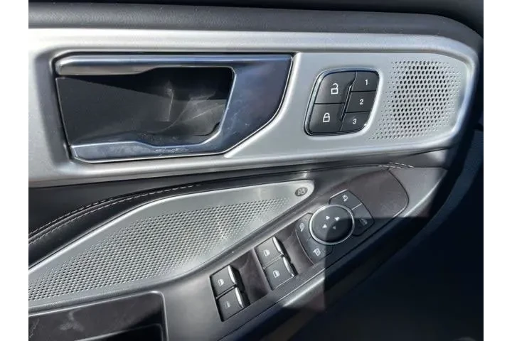 $29992 : Ford Explorer 2020 AWD Plati image 6