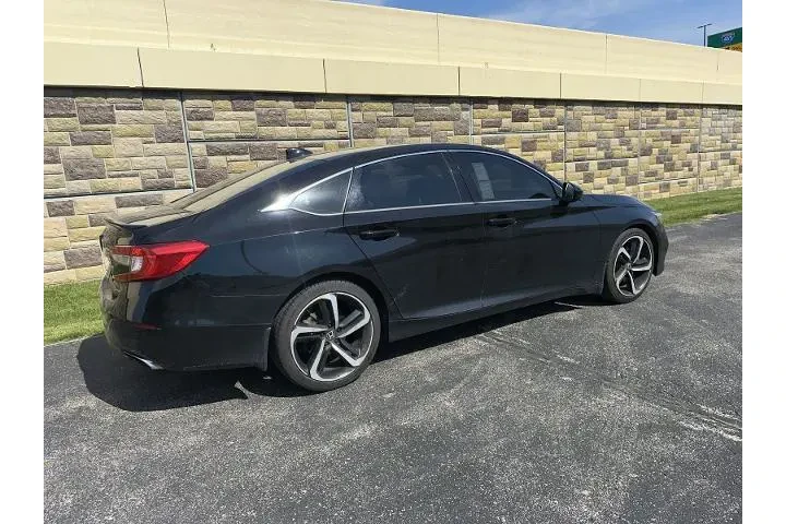 $15420 : Honda Accord 2018 Sport 4dr image 4