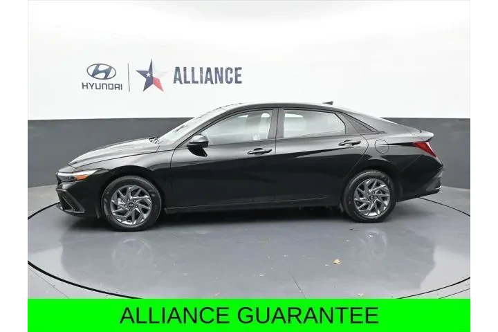 $18930 : Hyundai ELANTRA 2024 SEL 4dr image 3