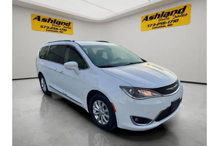 $10700 : 2018 Pacifica Touring L image 8