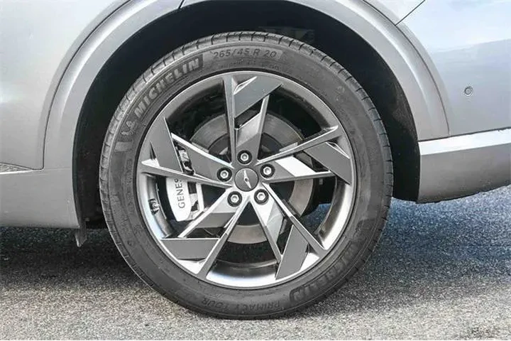 $34000 : Genesis Electrified GV70 202 image 10