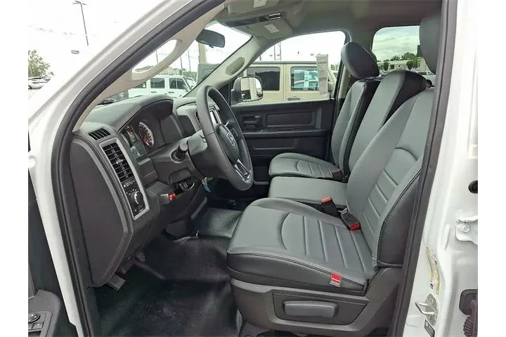 $27988 : Ram 1500 Classic 2023 4x2 Tr image 10