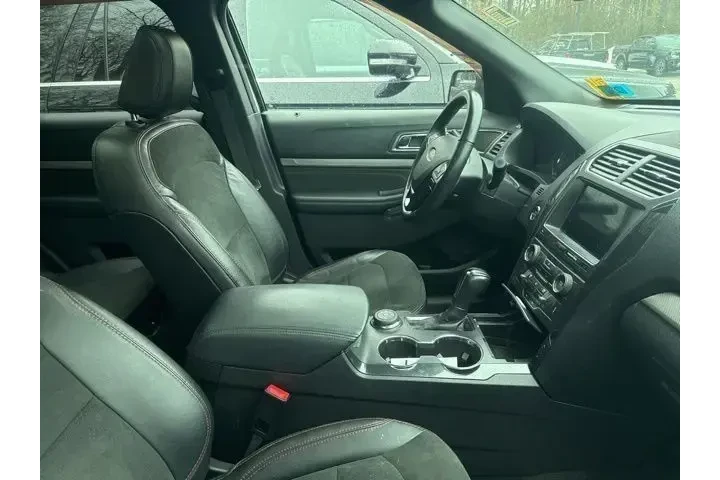 $14883 : Ford Explorer 2018 AWD XLT 4 image 5