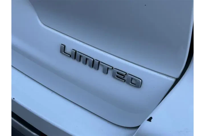 $27994 : Jeep Grand Cherokee L 2024 4 image 6