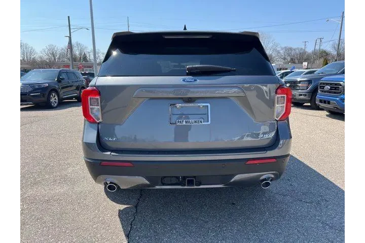 $31985 : Ford Explorer 2023 AWD XLT 4 image 5
