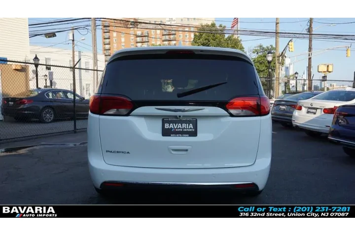 $13995 : 2018 Pacifica Touring L FWD image 6