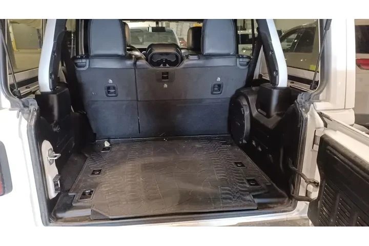 $32534 : Jeep Wrangler 2023 4x4 Sahar image 7